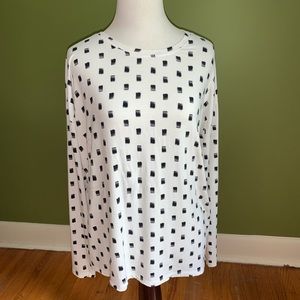 Long sleeve top. Abstract polka dot.